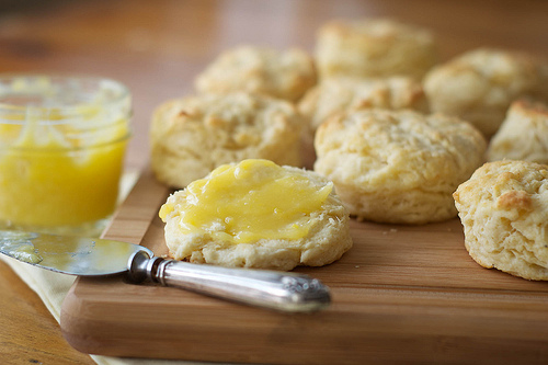Buttermilk Biscuits with Lemon Curd